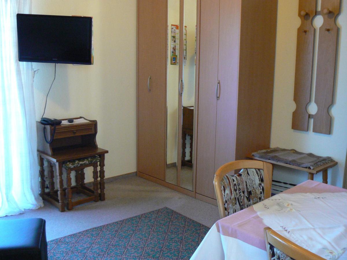 Haus Evelyn / Haus Heidemarie Hotel Bad Fussing Room photo